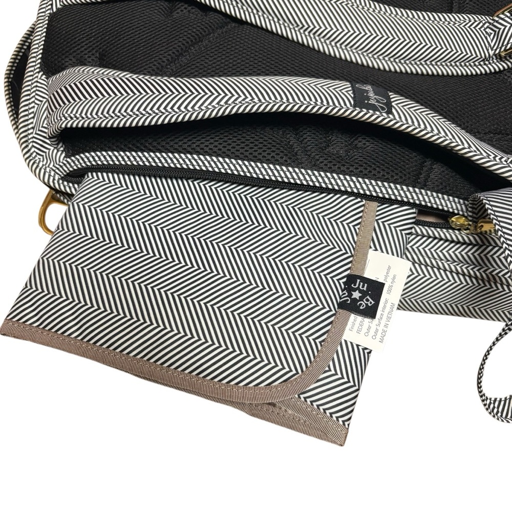 Ju-ju-be Be Right Back Diaper Bag - Picture 12 of 16